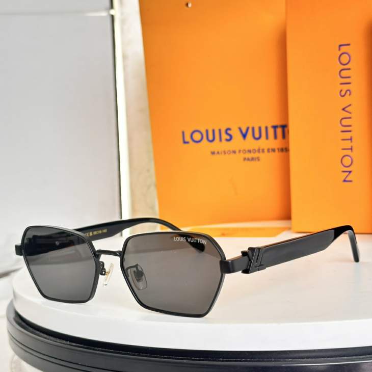Picture of Louis Vuitton Sunglasses _SKUfw76720641fw